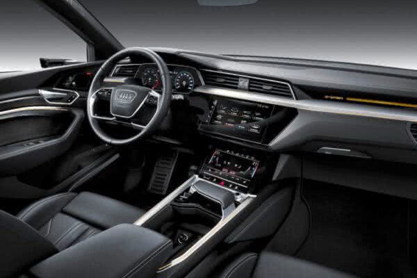 Audi-e-tron-2024-09-600x400 Audi E-tron 2024: Preço, Consumo, Fotos, Itens, Ficha Técnica